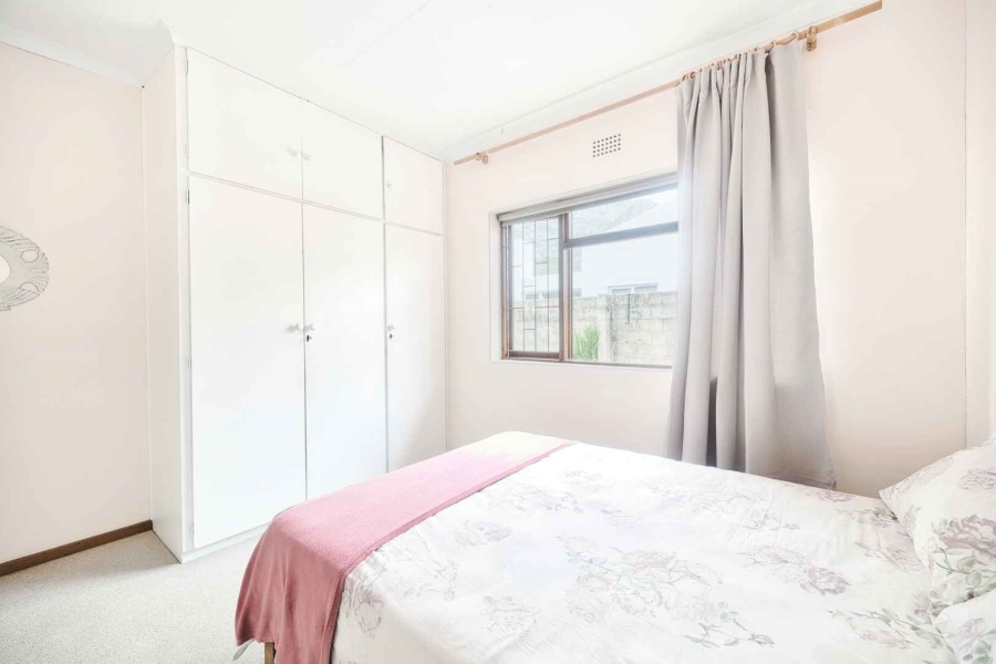 3 Bedroom Property for Sale in Voelklip Western Cape